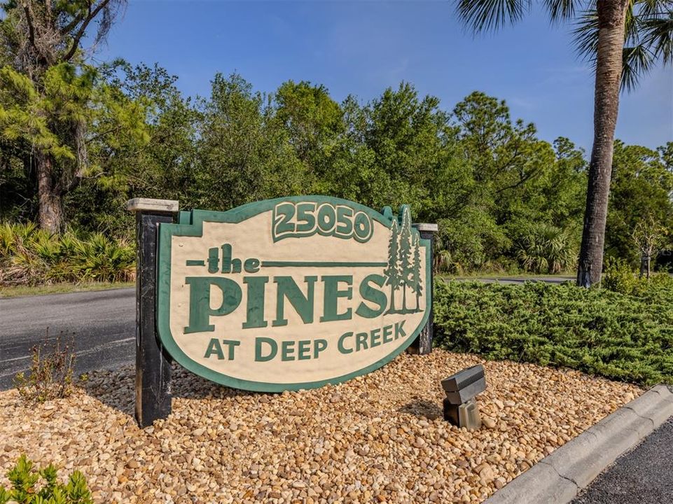 合同活跃: $149,999 (2 贝兹, 2 浴室, 860 平方英尺)