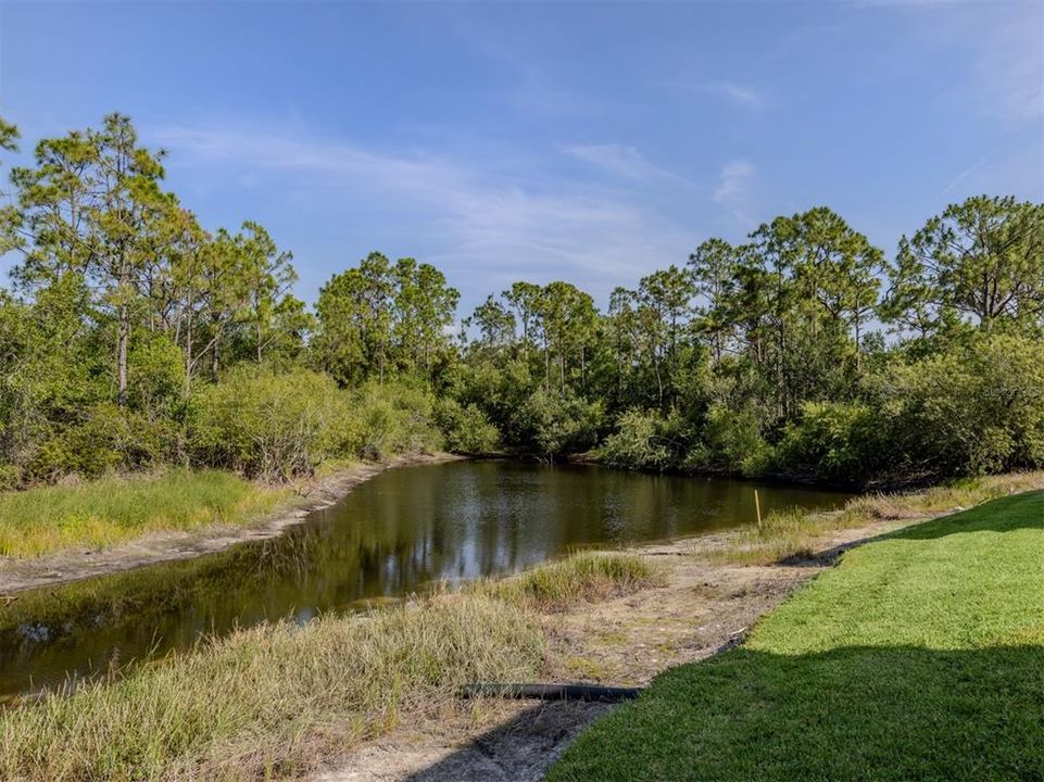 合同活跃: $149,999 (2 贝兹, 2 浴室, 860 平方英尺)