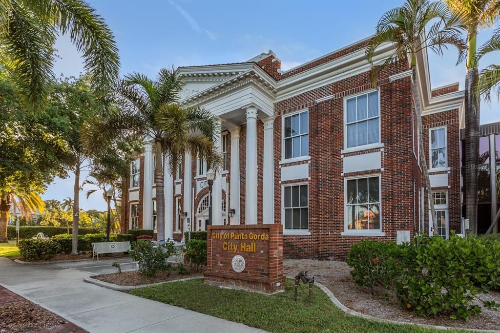 合同活跃: $149,999 (2 贝兹, 2 浴室, 860 平方英尺)