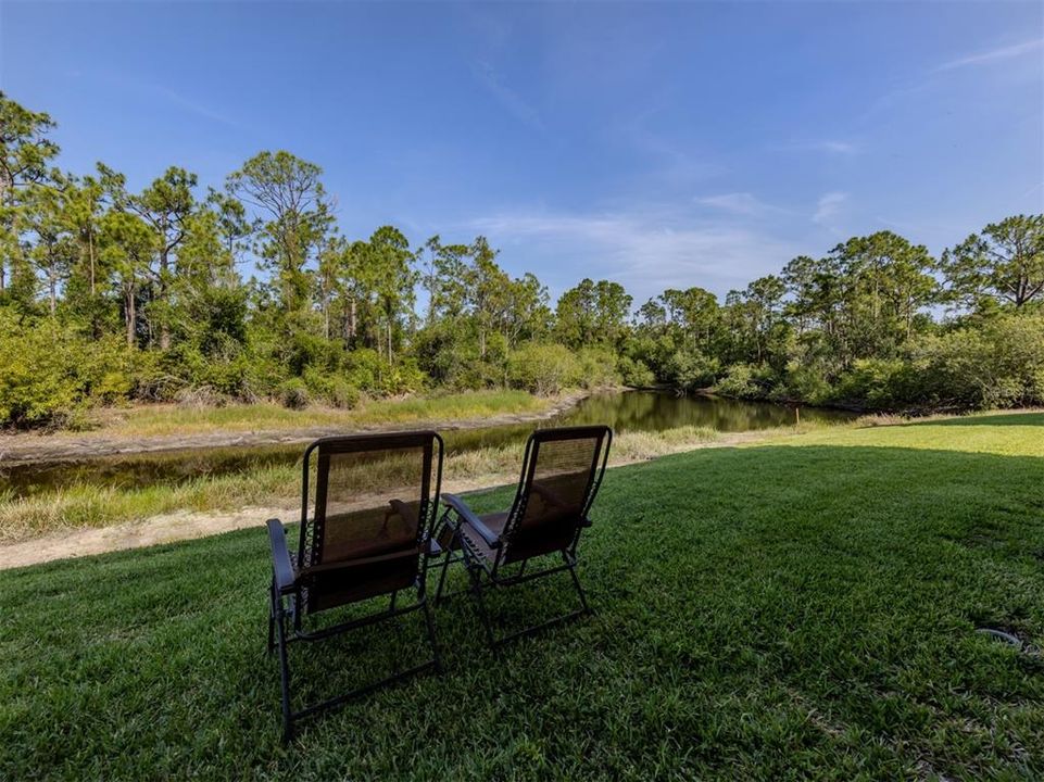 合同活跃: $149,999 (2 贝兹, 2 浴室, 860 平方英尺)