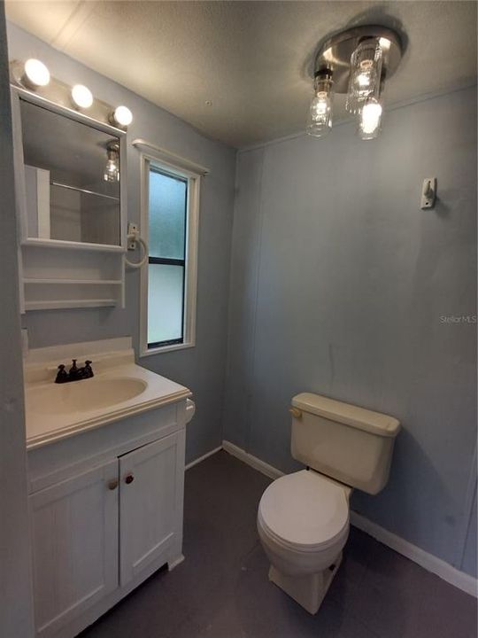 For Sale: $179,000 (2 beds, 2 baths, 868 Square Feet)