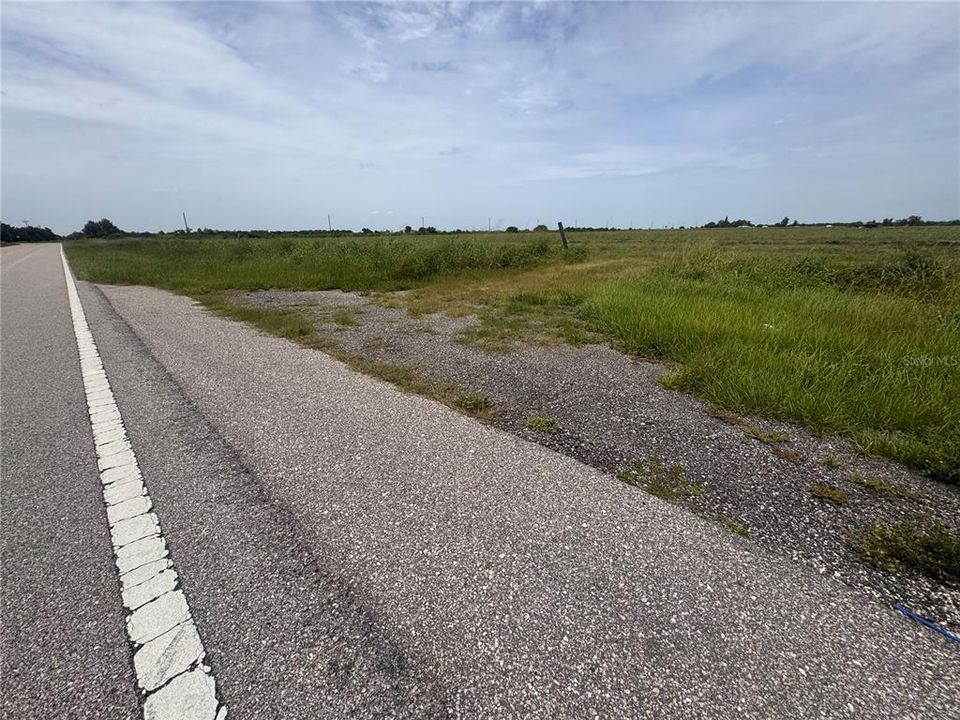 En Venta: $899,000 (48.85 acres)