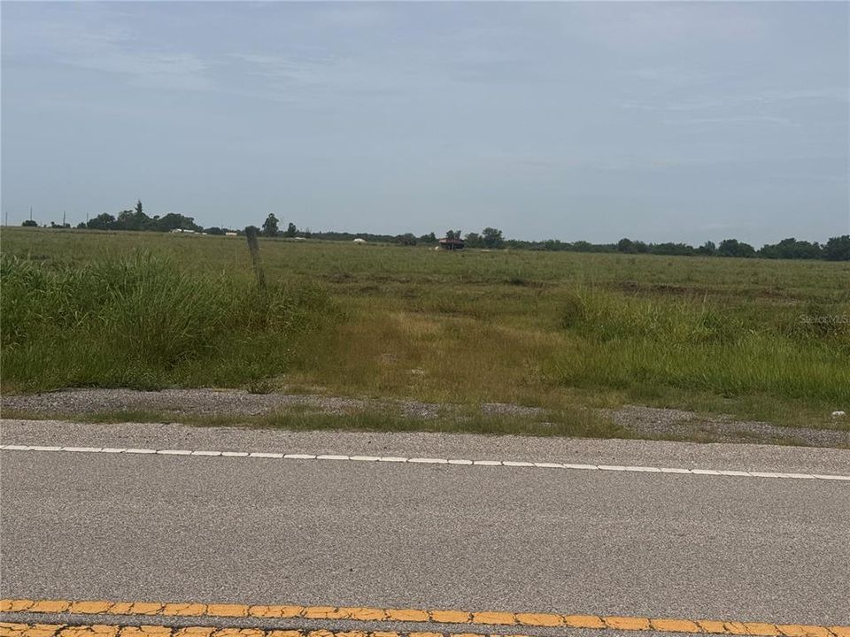 En Venta: $899,000 (48.85 acres)