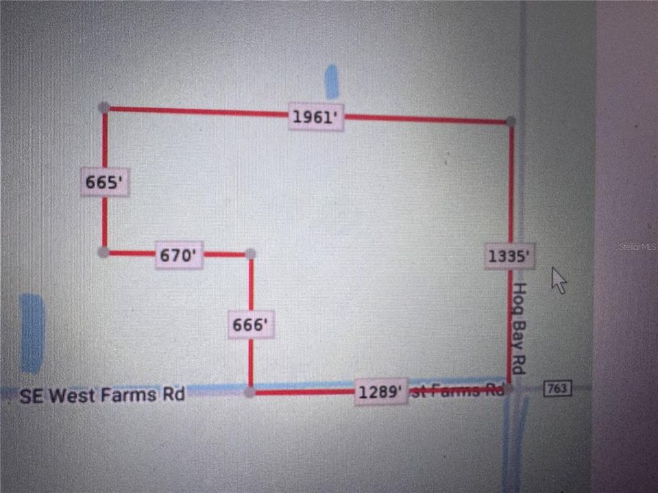 En Venta: $899,000 (48.85 acres)