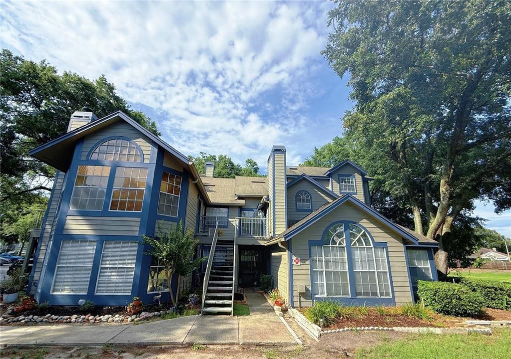 最近售出: $205,000 (2 贝兹, 2 浴室, 1055 平方英尺)