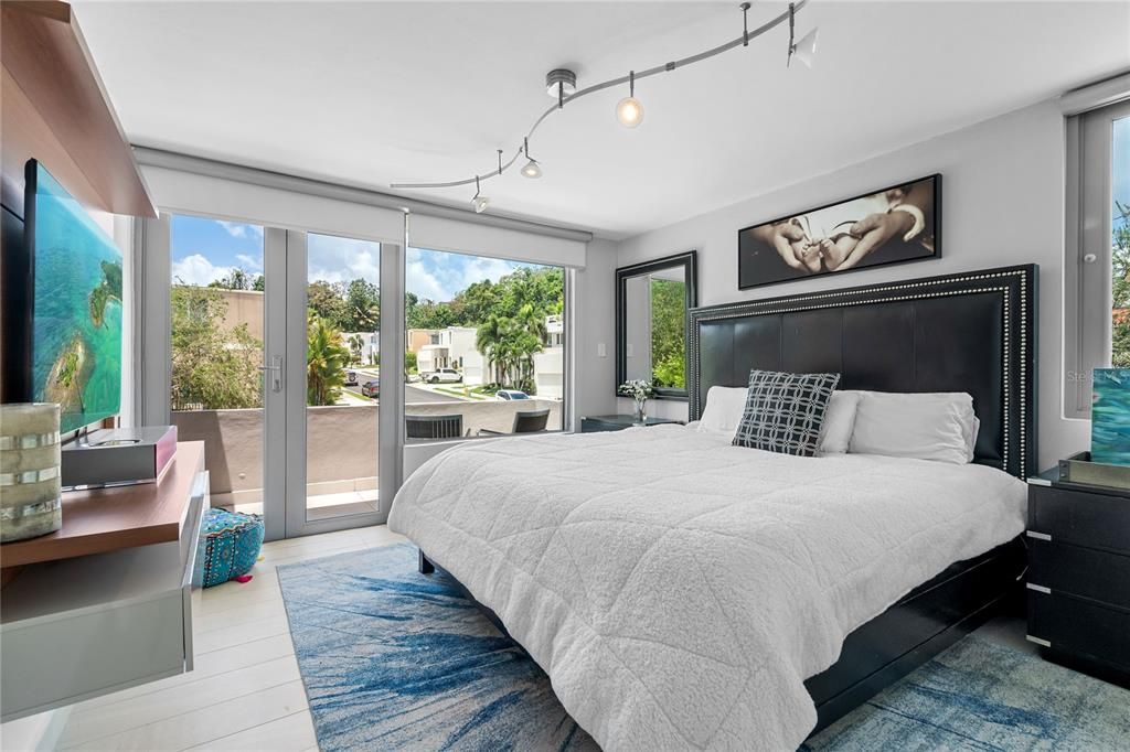 En Venta: $1,850,000 (4 camas, 3 baños, 3462 Pies cuadrados)