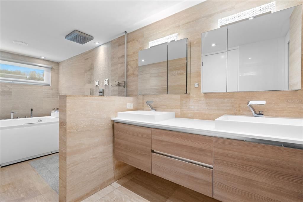 En Venta: $1,850,000 (4 camas, 3 baños, 3462 Pies cuadrados)