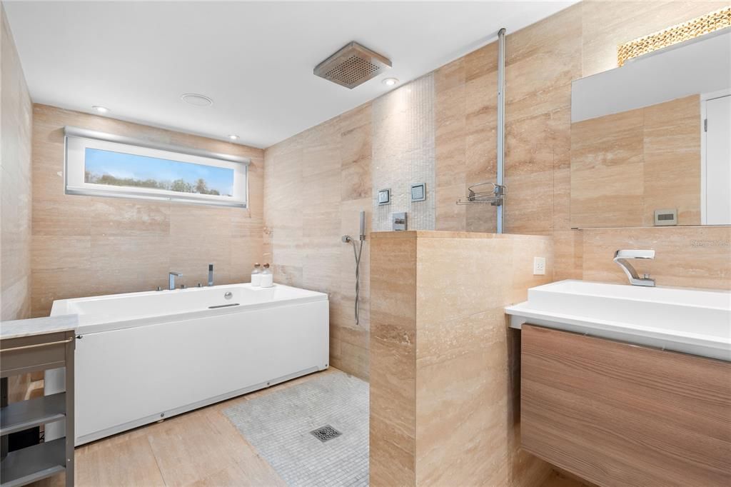 En Venta: $1,850,000 (4 camas, 3 baños, 3462 Pies cuadrados)