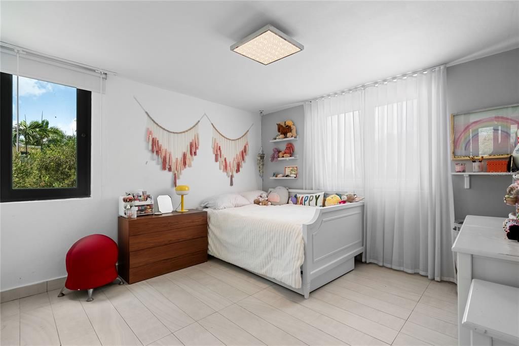 En Venta: $1,850,000 (4 camas, 3 baños, 3462 Pies cuadrados)