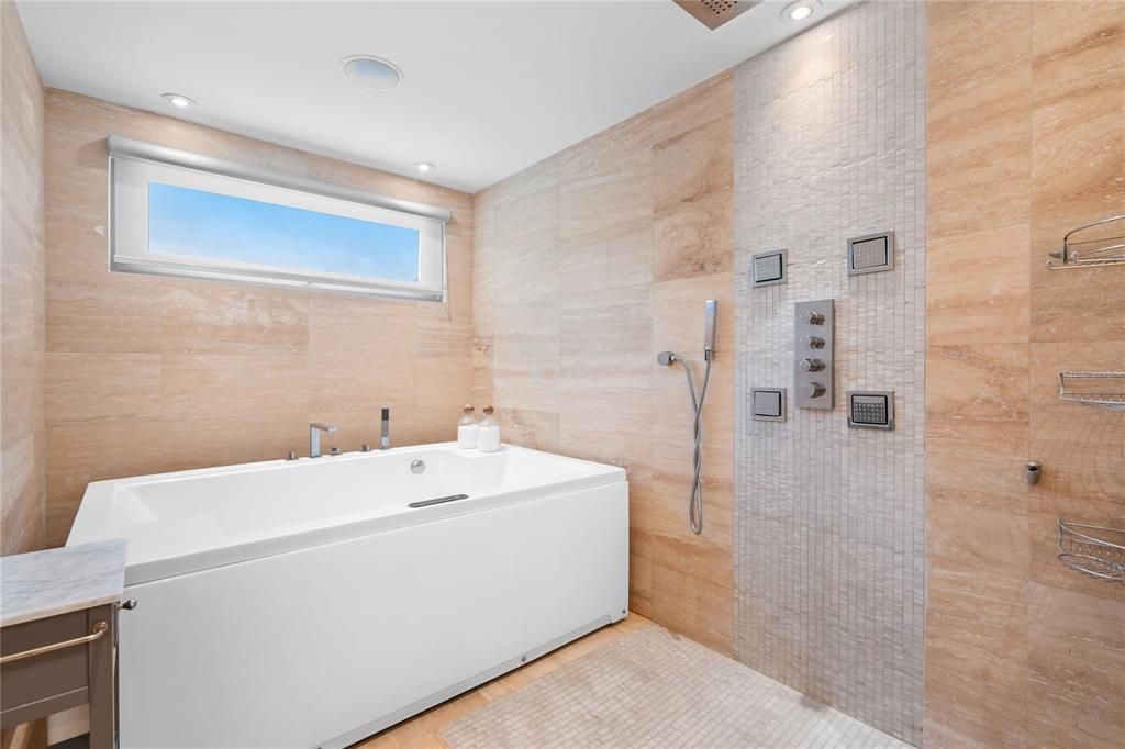 En Venta: $1,850,000 (4 camas, 3 baños, 3462 Pies cuadrados)