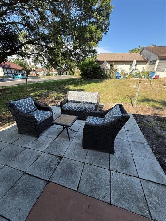 合同活跃: $235,000 (2 贝兹, 2 浴室, 1030 平方英尺)