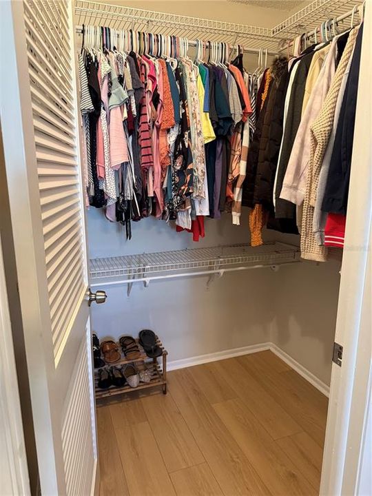 合同活跃: $235,000 (2 贝兹, 2 浴室, 1030 平方英尺)