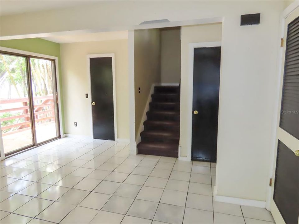 Под контрактом: $284,900 (3 спален, 2 ванн, 1848 Квадратных фут)