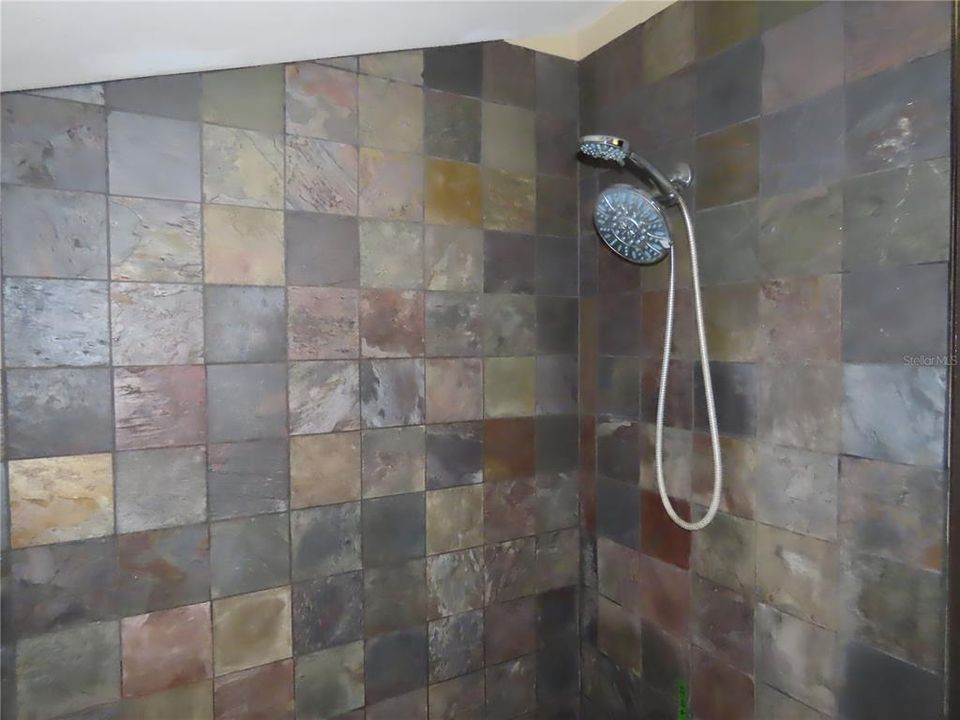 Под контрактом: $284,900 (3 спален, 2 ванн, 1848 Квадратных фут)