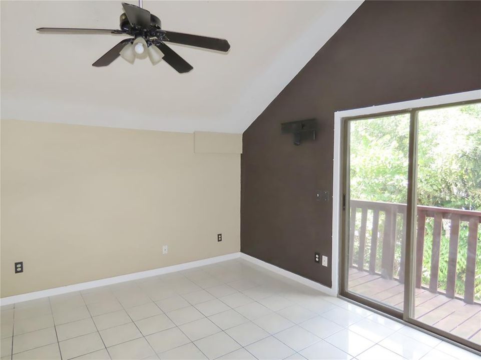 Под контрактом: $284,900 (3 спален, 2 ванн, 1848 Квадратных фут)