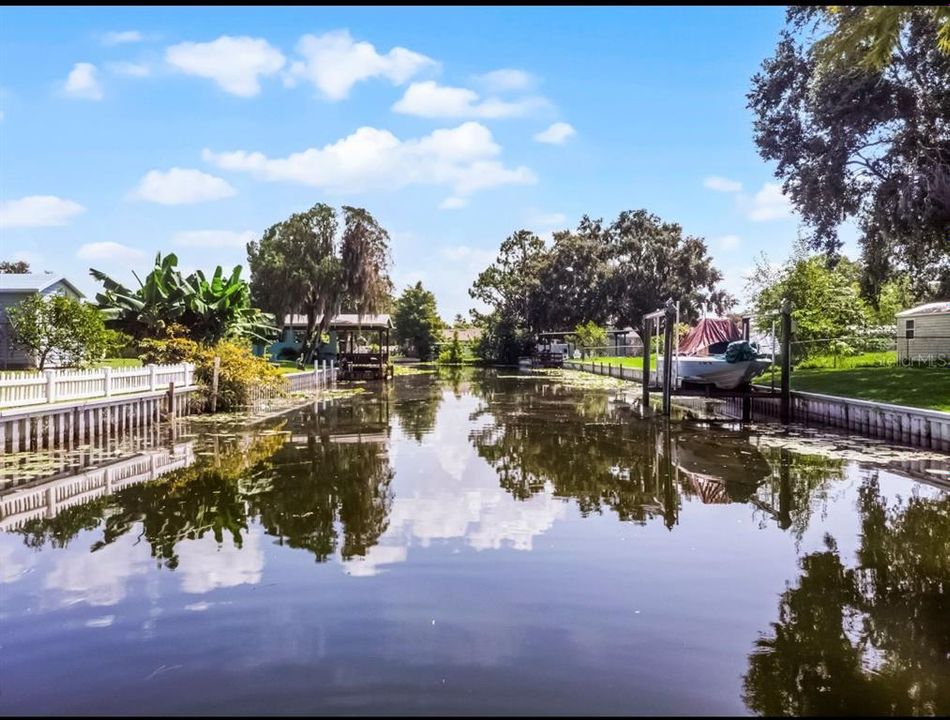 合同活跃: $398,400 (2 贝兹, 2 浴室, 2317 平方英尺)