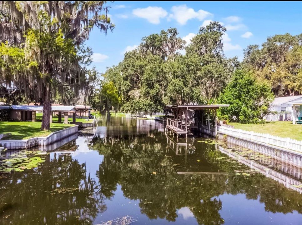 合同活跃: $398,400 (2 贝兹, 2 浴室, 2317 平方英尺)