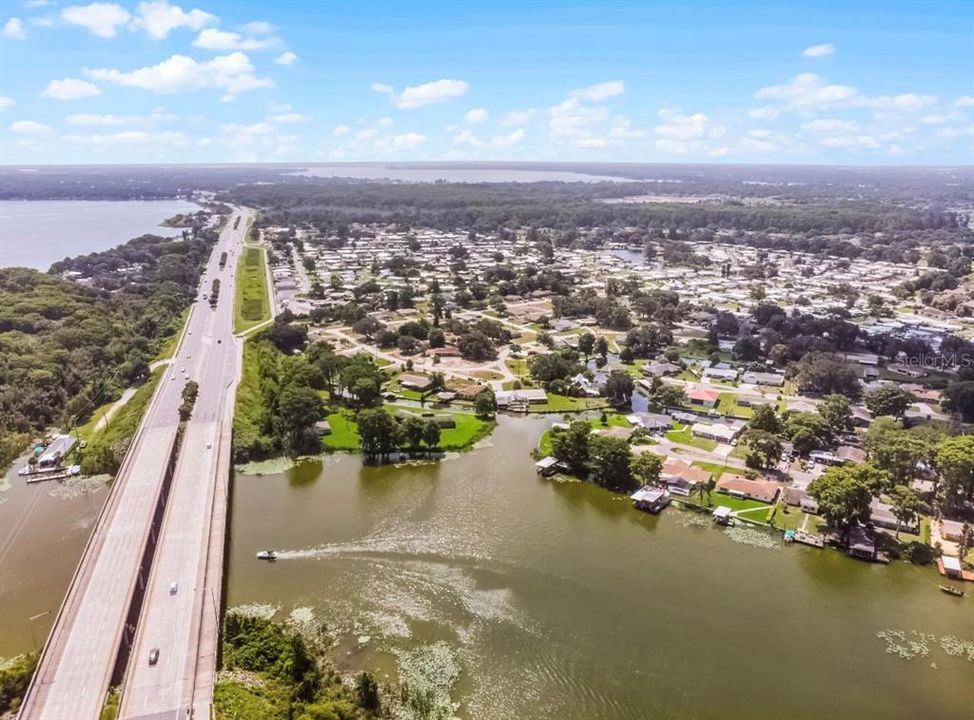 合同活跃: $398,400 (2 贝兹, 2 浴室, 2317 平方英尺)