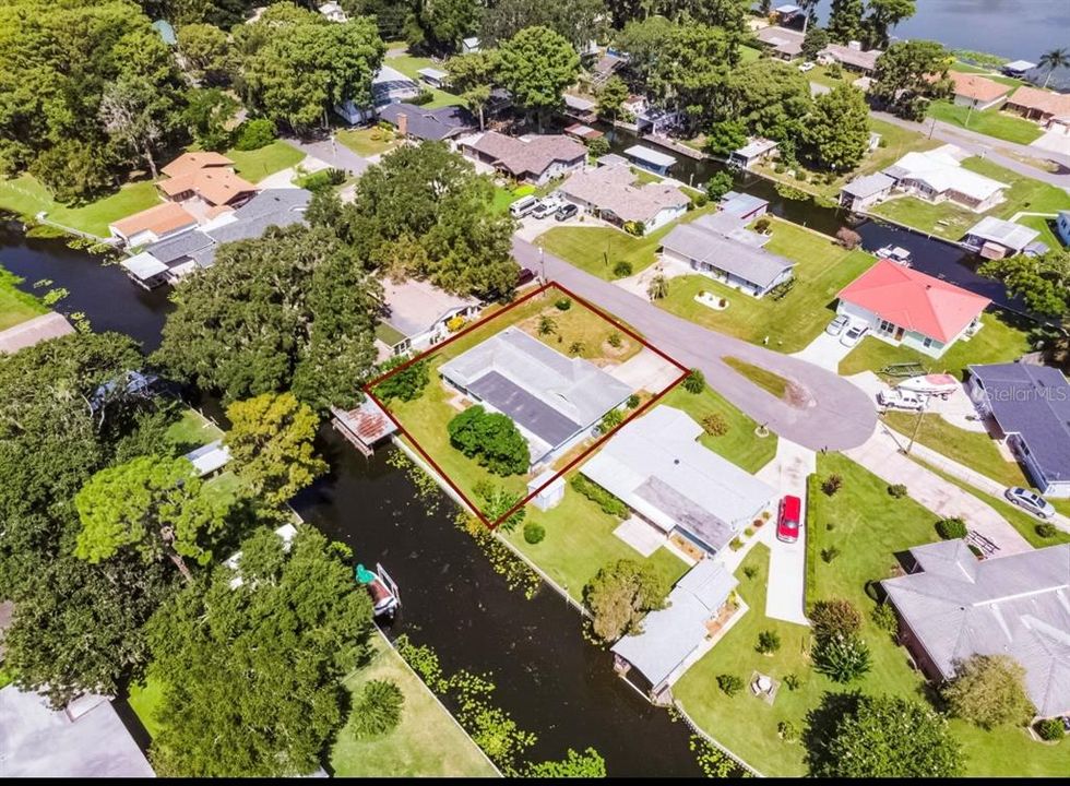 合同活跃: $398,400 (2 贝兹, 2 浴室, 2317 平方英尺)