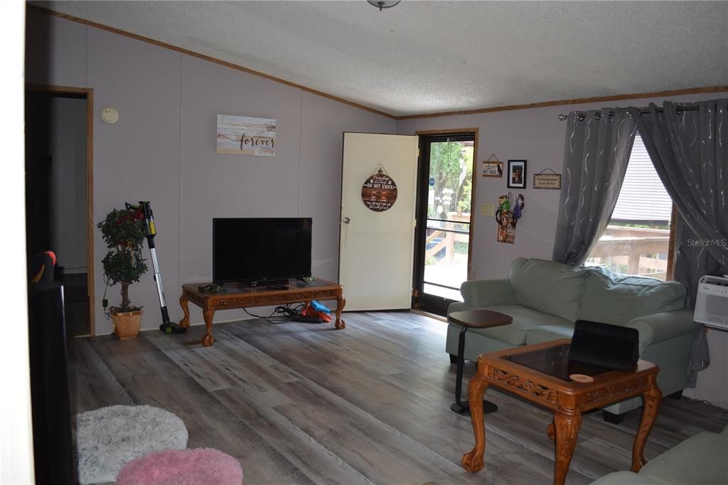 待售: $169,999 (3 贝兹, 2 浴室, 1080 平方英尺)