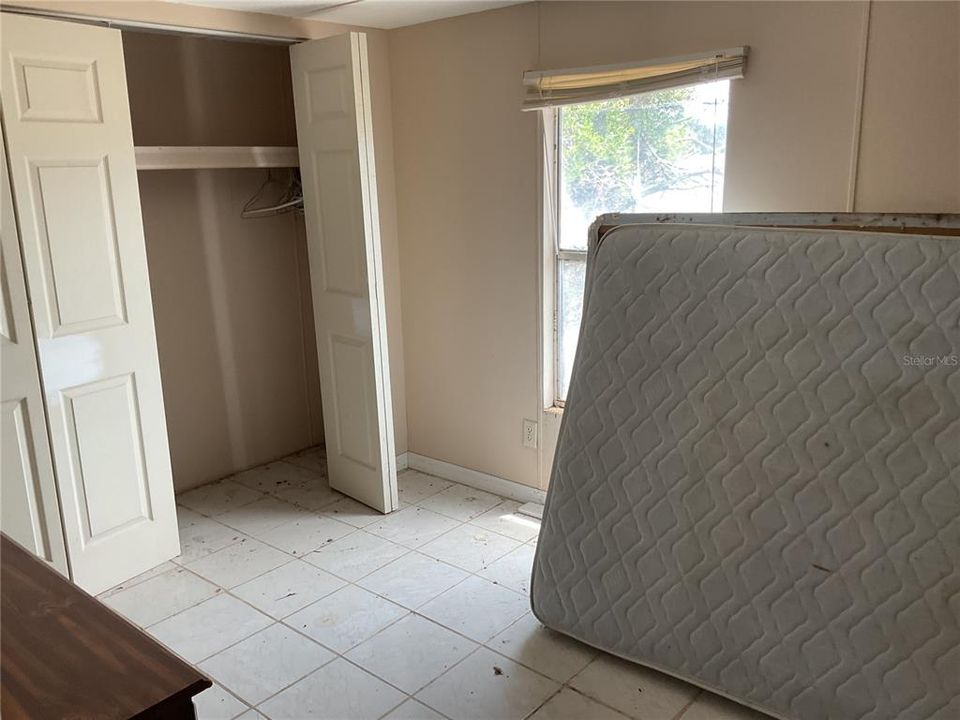 For Sale: $250,000 (3 beds, 2 baths, 924 Square Feet)