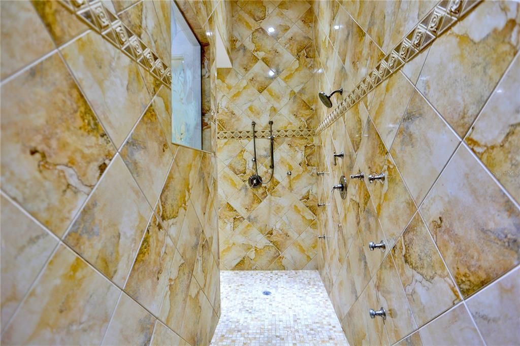 For Sale: $3,875,000 (5 beds, 5 baths, 5912 Square Feet)