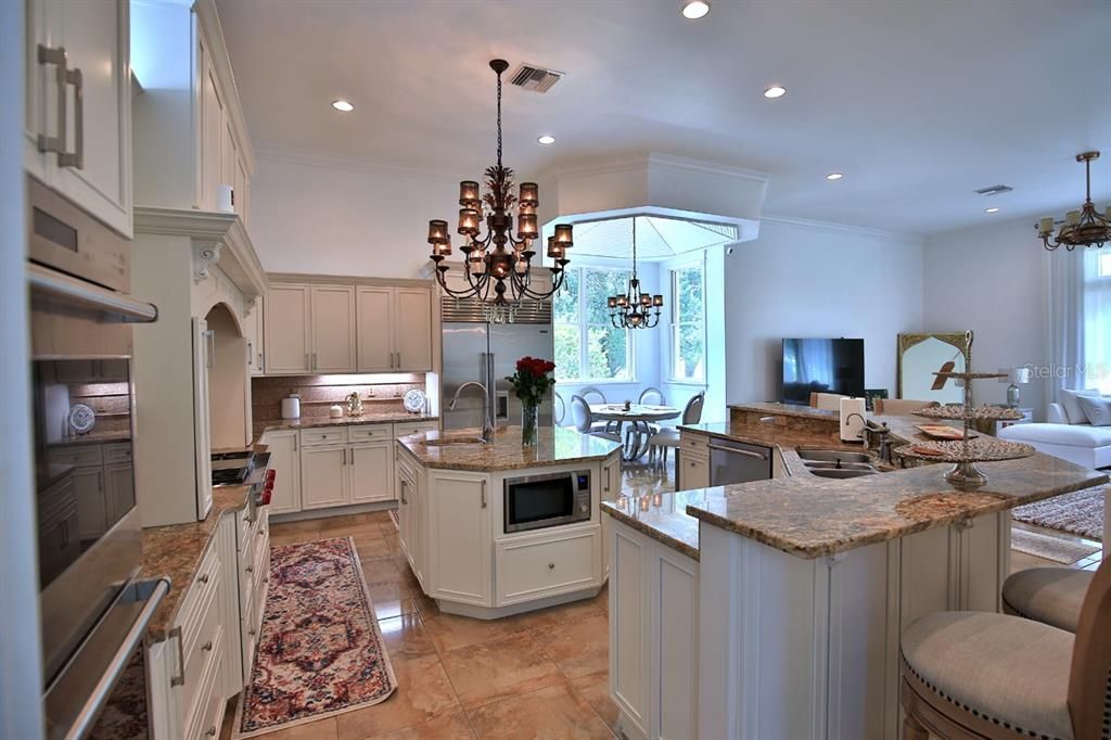 For Sale: $3,875,000 (5 beds, 5 baths, 5912 Square Feet)