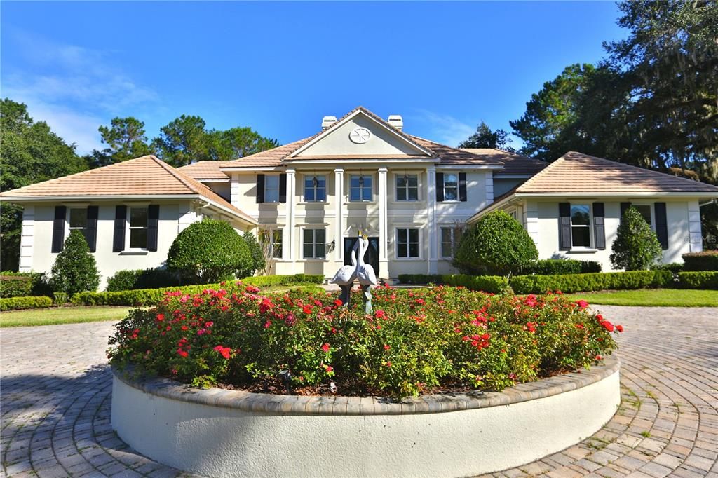 For Sale: $3,875,000 (5 beds, 5 baths, 5912 Square Feet)