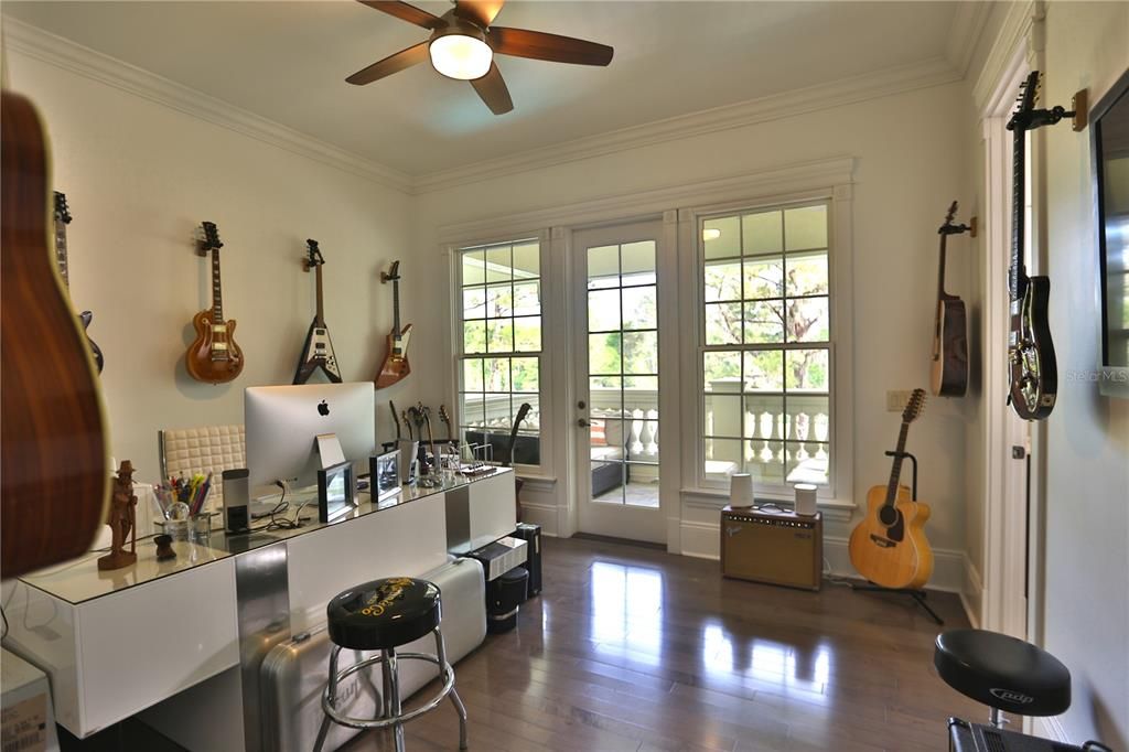 For Sale: $3,875,000 (5 beds, 5 baths, 5912 Square Feet)