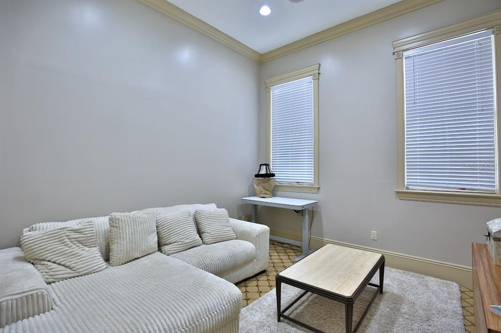 For Sale: $3,875,000 (5 beds, 5 baths, 5912 Square Feet)