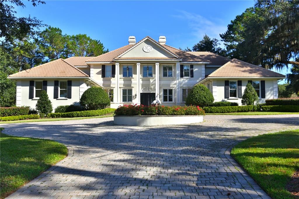 For Sale: $3,875,000 (5 beds, 5 baths, 5912 Square Feet)