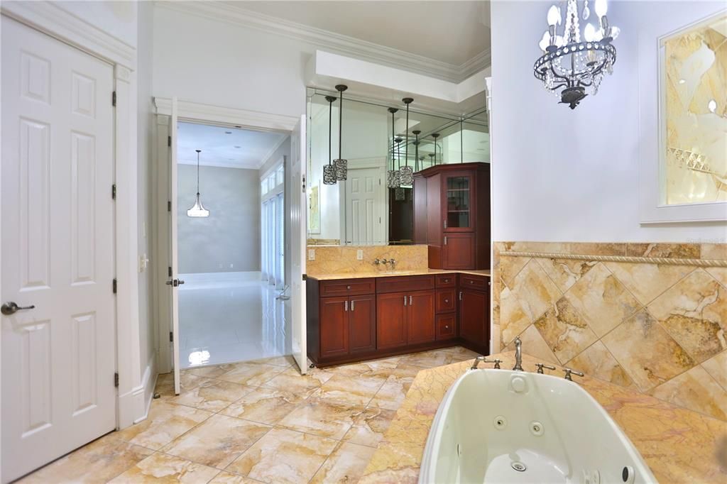 For Sale: $3,875,000 (5 beds, 5 baths, 5912 Square Feet)