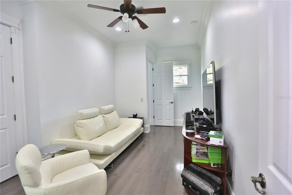 For Sale: $3,875,000 (5 beds, 5 baths, 5912 Square Feet)