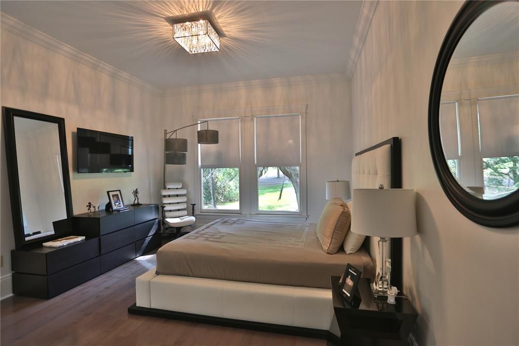 For Sale: $3,875,000 (5 beds, 5 baths, 5912 Square Feet)