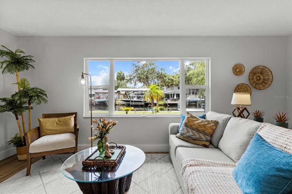 Active With Contract: $399,999 (2 beds, 2 baths, 1498 Square Feet)