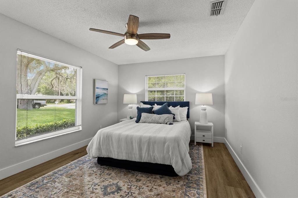 Active With Contract: $399,999 (2 beds, 2 baths, 1498 Square Feet)