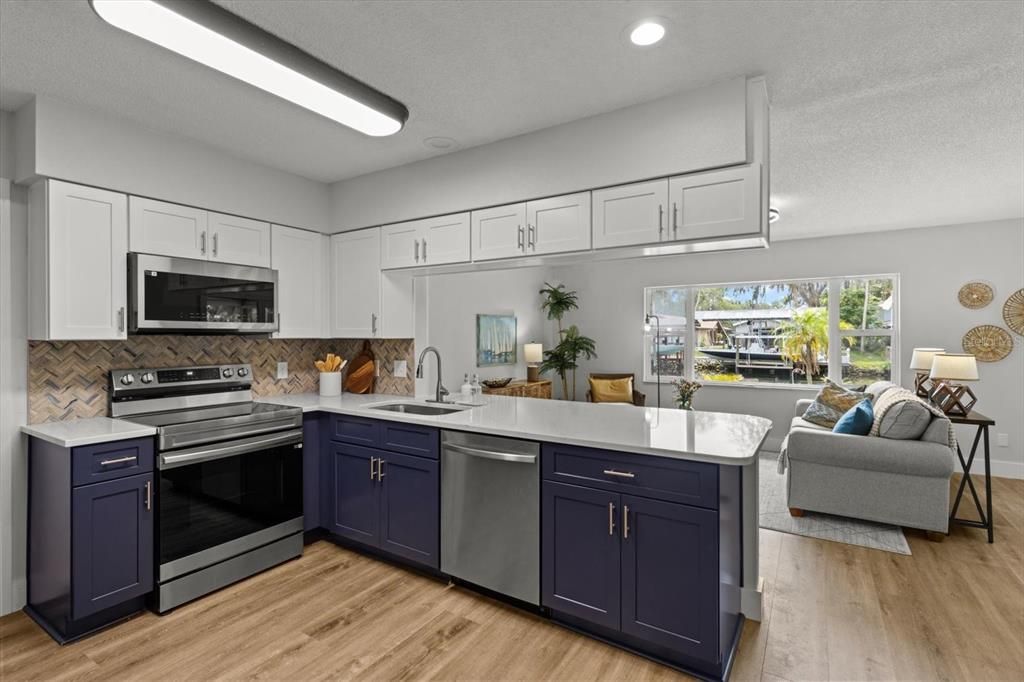 Active With Contract: $399,999 (2 beds, 2 baths, 1498 Square Feet)