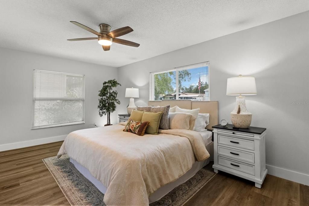 Active With Contract: $399,999 (2 beds, 2 baths, 1498 Square Feet)