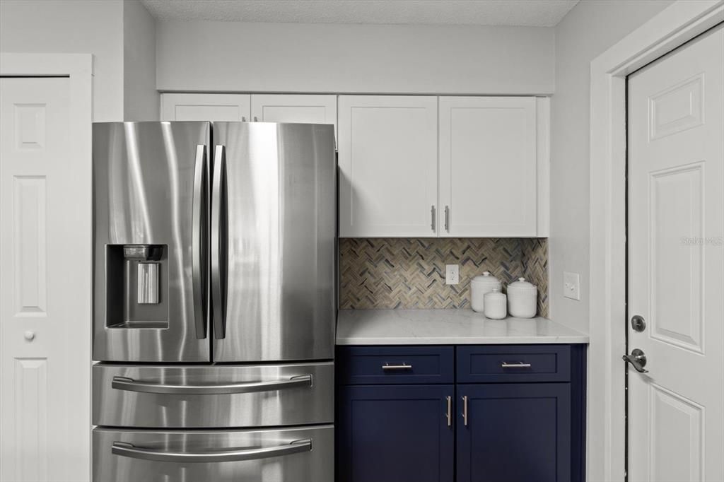 Active With Contract: $399,999 (2 beds, 2 baths, 1498 Square Feet)