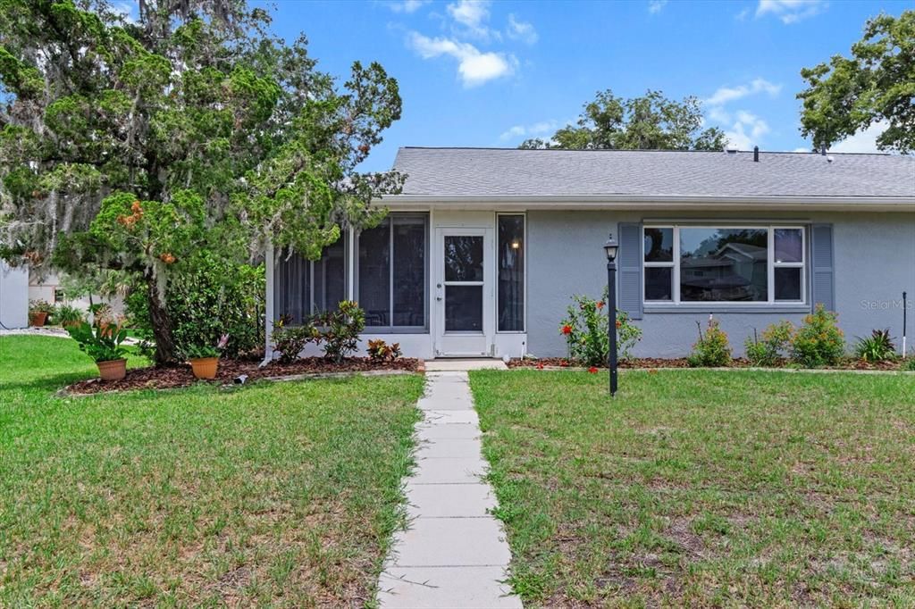 Active With Contract: $399,999 (2 beds, 2 baths, 1498 Square Feet)