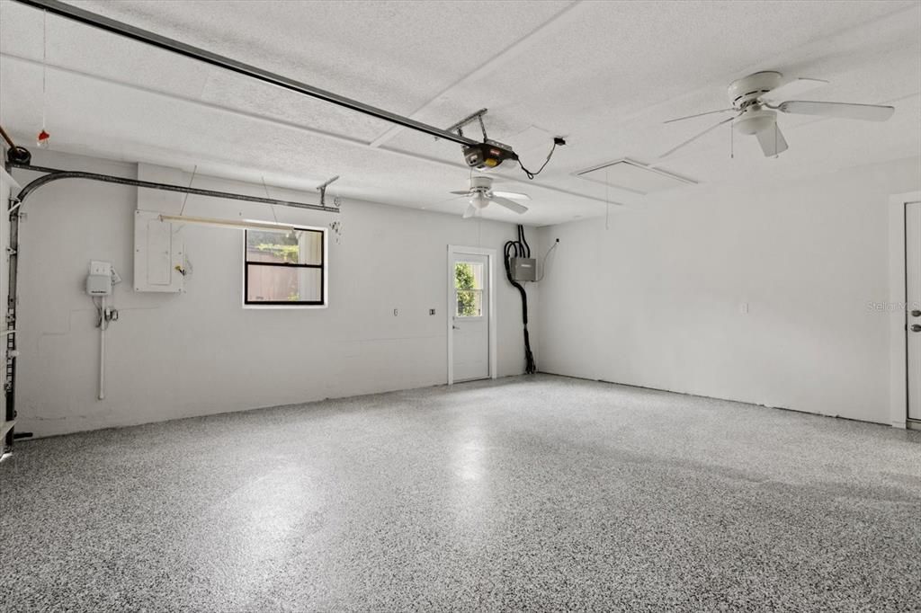 Active With Contract: $399,999 (2 beds, 2 baths, 1498 Square Feet)