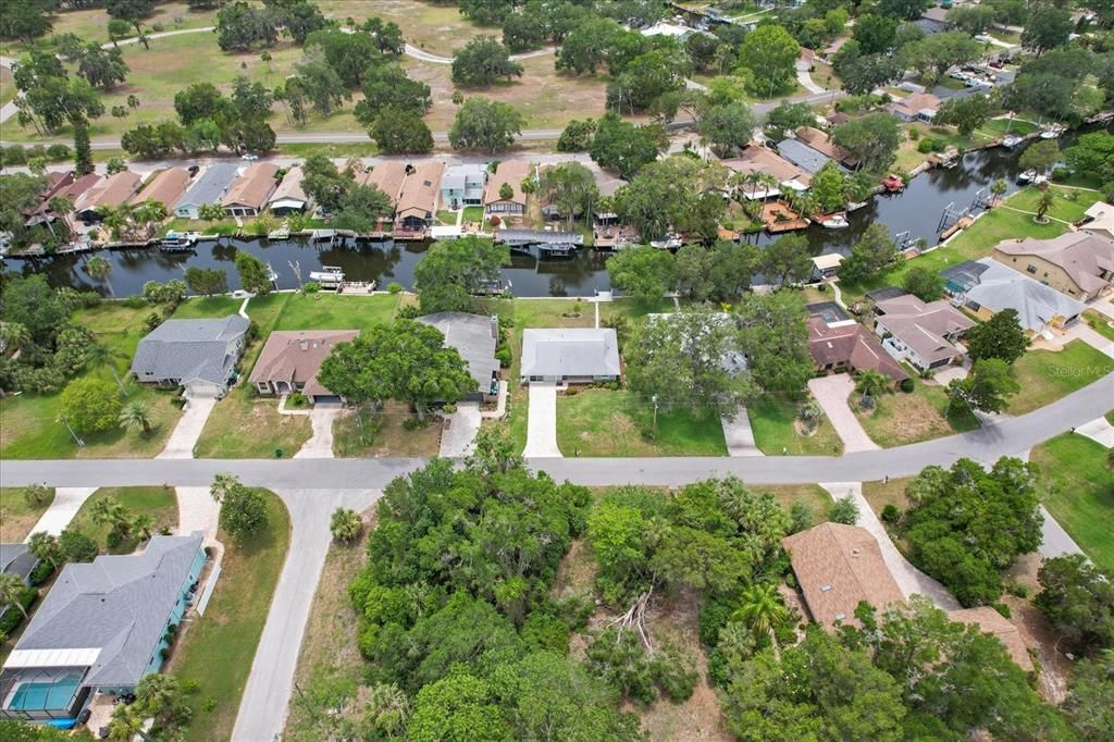 Active With Contract: $399,999 (2 beds, 2 baths, 1498 Square Feet)