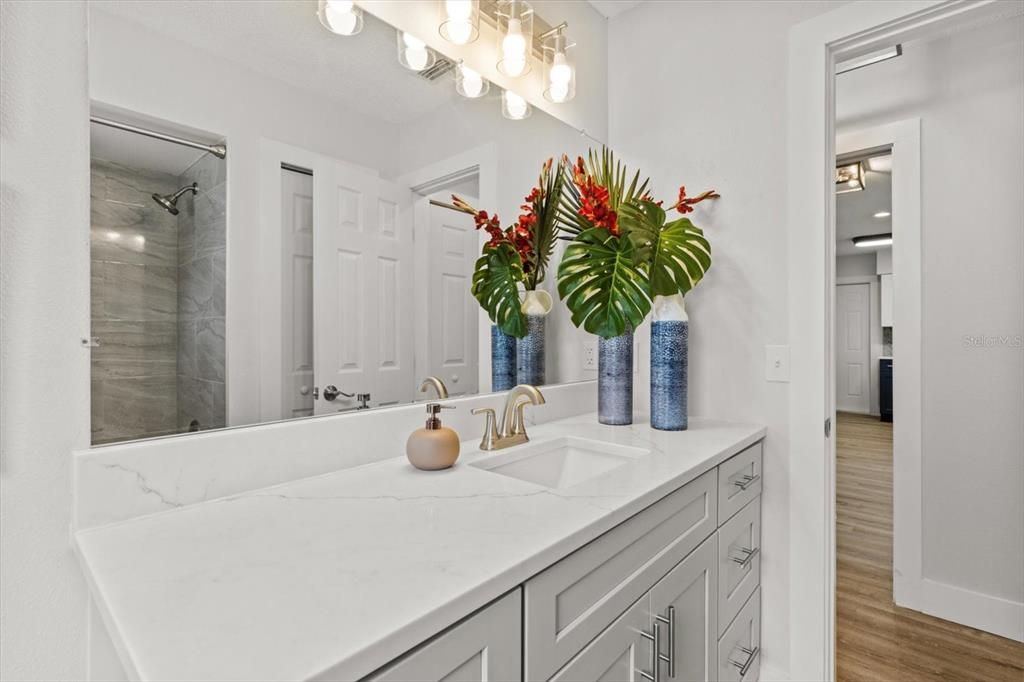 Active With Contract: $399,999 (2 beds, 2 baths, 1498 Square Feet)