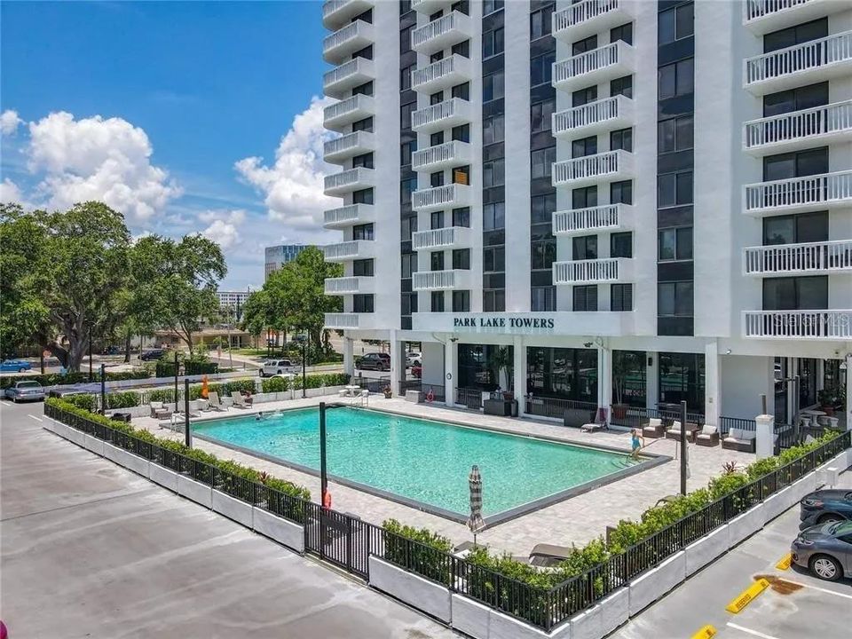 Active With Contract: $187,500 (1 beds, 1 baths, 799 Square Feet)
