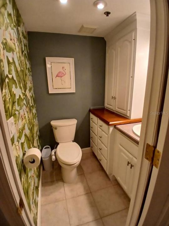 Active With Contract: $187,500 (1 beds, 1 baths, 799 Square Feet)