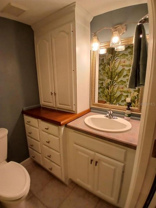 Active With Contract: $187,500 (1 beds, 1 baths, 799 Square Feet)