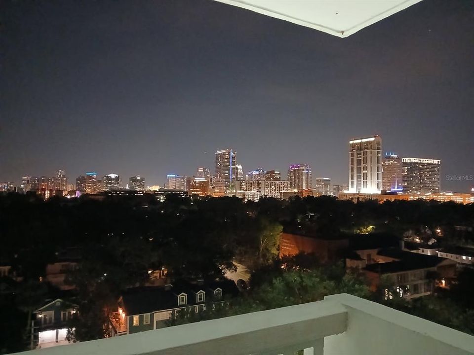 Active With Contract: $187,500 (1 beds, 1 baths, 799 Square Feet)