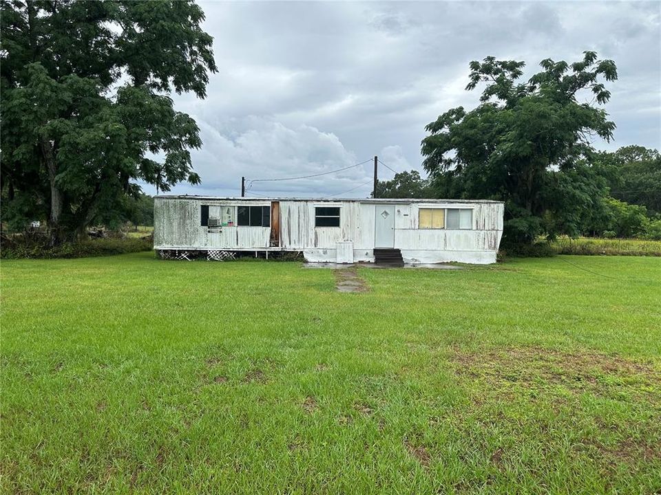 For Sale: $2,500,000 (3 beds, 2 baths, 1170 Square Feet)