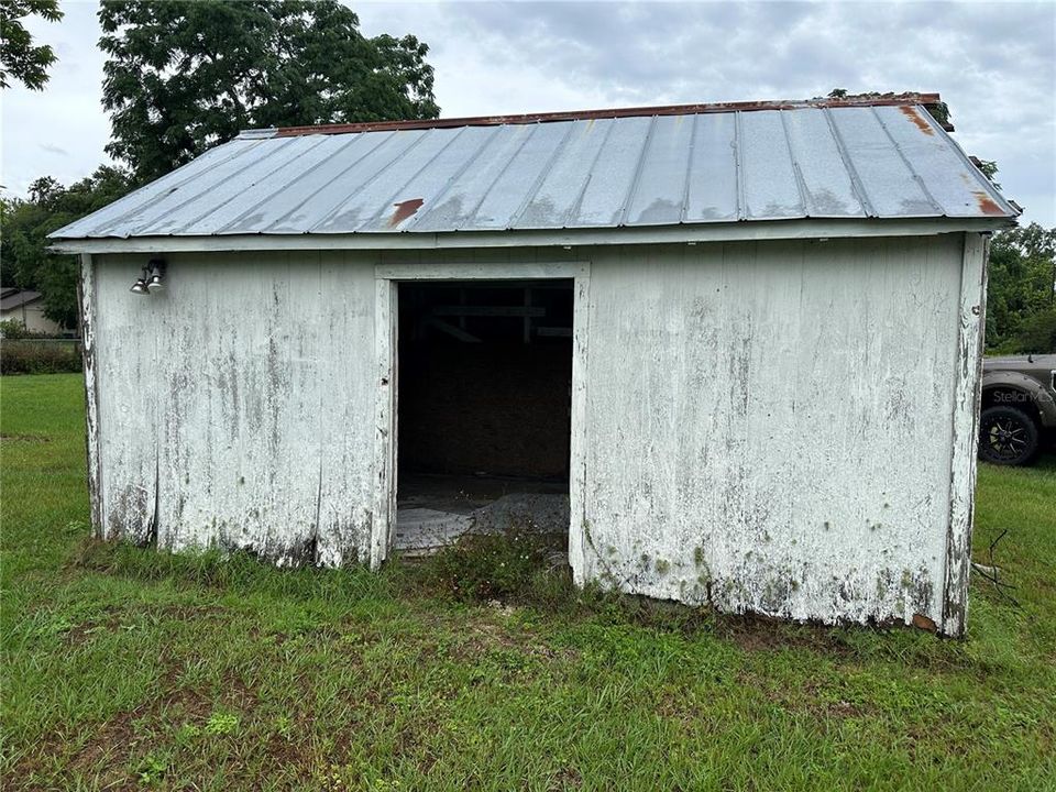 For Sale: $2,500,000 (3 beds, 2 baths, 1170 Square Feet)