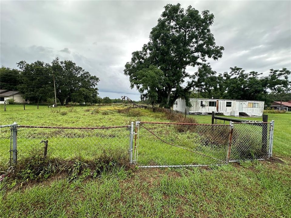 For Sale: $2,500,000 (3 beds, 2 baths, 1170 Square Feet)